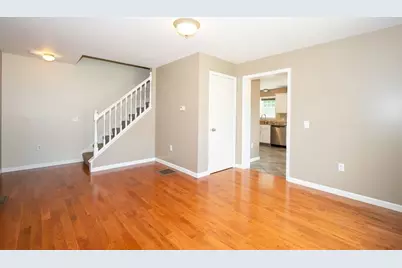 82 Valmor St, Worcester, MA 01604 - Photo 11