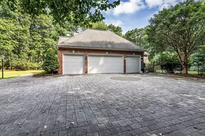 52 Goodnow Ln, Framingham, MA 01702 - Photo 11