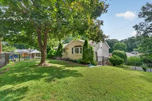 38 Paulson Dr, Burlington, MA 01803 - Photo 3