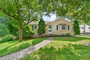 38 Paulson Dr, Burlington, MA 01803 - Photo 1