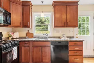 8 Bradley Dr, Groton, MA 01450 - Photo 5