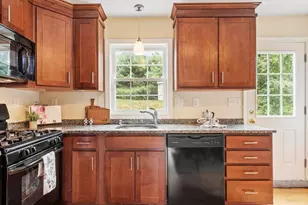 8 Bradley Dr, Groton, MA 01450 - Photo 5