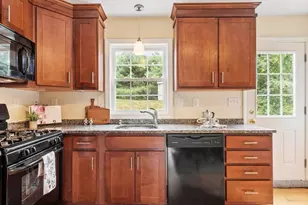 8 Bradley Dr, Groton, MA 01450 - Photo 5