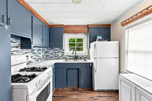 56 Hacker St, Fairhaven, MA 02719 - Photo 5