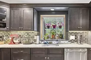 18 Constitution Dr, Plymouth, MA 02360 - Photo 5