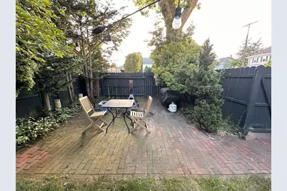 34 Rotch St, New Bedford, MA 02717 - Photo 9