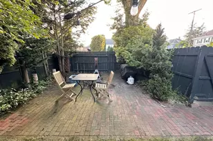 34 Rotch St, New Bedford, MA 02717 - Photo 9