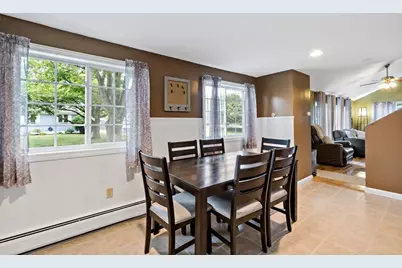 124 Watuppa Ave, Somerset, MA 02726 - Photo 5