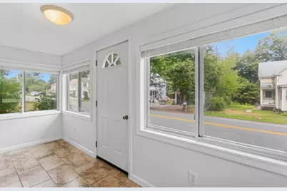 10 Pine St, Westford, MA 01886 - Photo 9