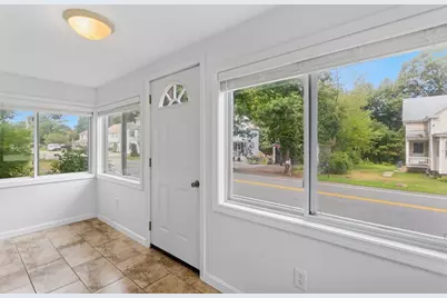 10 Pine St, Westford, MA 01886 - Photo 9