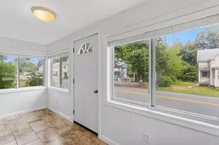 10 Pine St, Westford, MA 01886 - Photo 9