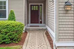 8 Walden Way, Milford, MA 01757 - Photo 3
