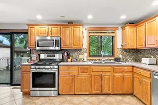 68 Feltham Rd, Springfield, MA 01118 - Photo 17
