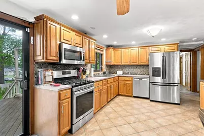 68 Feltham Rd, Springfield, MA 01118 - Photo 15