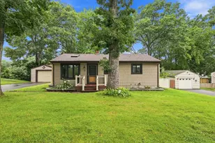 68 Feltham Rd, Springfield, MA 01118 - Photo 1