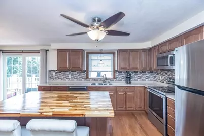 36 Thomas Ave, Haverhill, MA 01832 - Photo 5