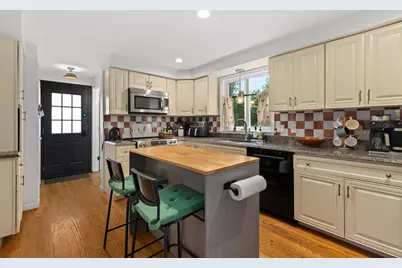 51 Shannon Way, North Attleboro, MA 02760 - Photo 9