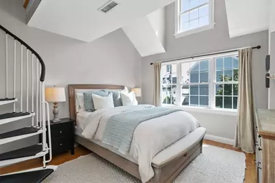 9 Russell St #3, Waltham, MA 02453 - Photo 9