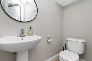 9 Russell St, Waltham, MA 02453 - Photo 17