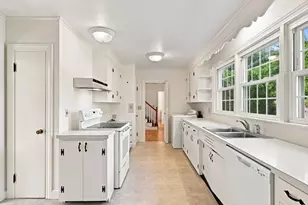 157 Sykes St, Palmer, MA 01069 - Photo 9