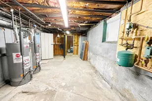 559-561 S Almond St, Fall River, MA 02724 - Photo 27