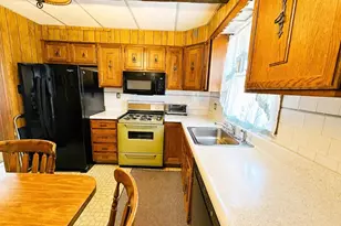 559-561 S Almond St, Fall River, MA 02724 - Photo 21