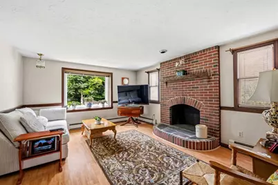 17 Woodlawn Ave, Holbrook, MA 02343 - Photo 7