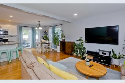 15 Lombard Ave, East Longmeadow, MA 01028 - Photo 9