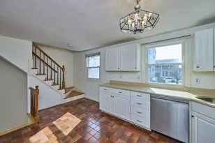 9 Circuit Ln, Watertown, MA 02472 - Photo 9