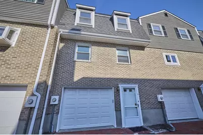 9 Circuit Ln #9, Watertown, MA 02472 - Photo 1