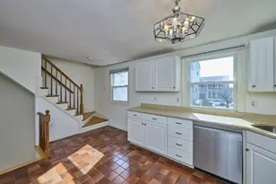 9 Circuit Ln, Watertown, MA 02472 - Photo 9