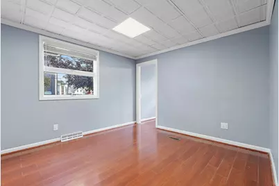 61 Pleasant St, Woburn, MA 01801 - Photo 23