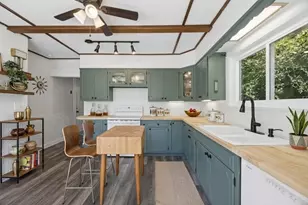 32 Winter St, Gardner, MA 01440 - Photo 9