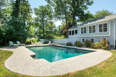 39 Ledgewood Dr, Cohasset, MA 02025 - Photo 3