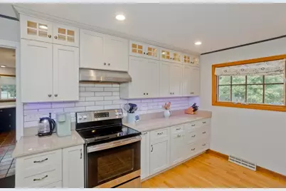 7 Woodland Rd, Westfield, MA 01085 - Photo 5