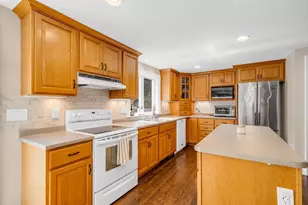 18 Miland Ave, Chelmsford, MA 01824 - Photo 5