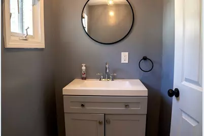 1388 Bay St, Springfield, MA 01109 - Photo 23