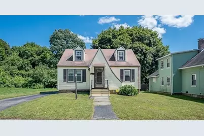 4 Grammont Rd, Worcester, MA 01607 - Photo 1