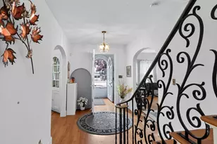24 Lindbergh Ave, Holyoke, MA 01040 - Photo 5