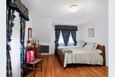 24 Lindbergh Ave, Holyoke, MA 01040 - Photo 15