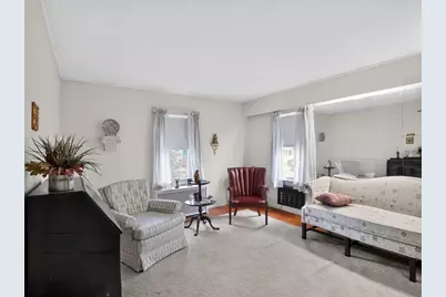24 Lindbergh Ave, Holyoke, MA 01040 - Photo 17