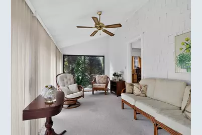 24 Lindbergh Ave, Holyoke, MA 01040 - Photo 23