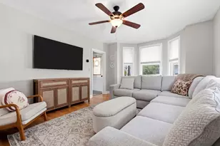 22 Myrtle St, Beverly, MA 01915 - Photo 7