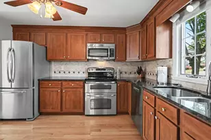12 Christopher Dr, Methuen, MA 01844 - Photo 5