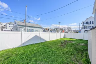 138 Sprague St, Fall River, MA 02724 - Photo 5