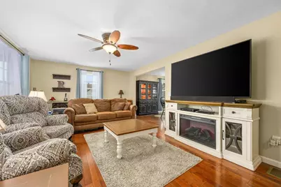 138 Sprague St, Fall River, MA 02724 - Photo 9