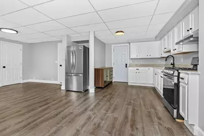 112 Hampshire St, Lowell, MA 01850 - Photo 7