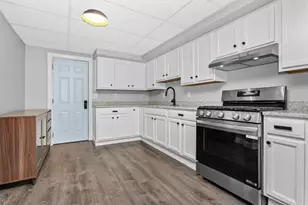 112 Hampshire St, Lowell, MA 01850 - Photo 5