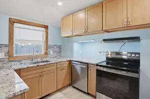 35 Edgewater Dr, Blackstone, MA 01504 - Photo 11