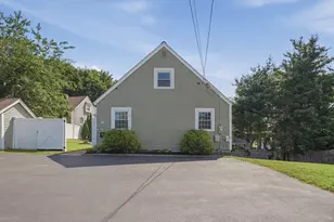 35 Edgewater Dr, Blackstone, MA 01504 - Photo 35